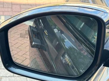 Land Rover Range Rover Velar D200 Dynamic S — photo 30