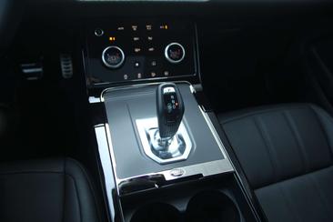 Land Rover Range Rover Evoque P300e R-Dynamic S — photo 26