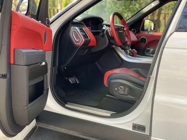 Land Rover Range Rover Sport P575 SVR — photo 11