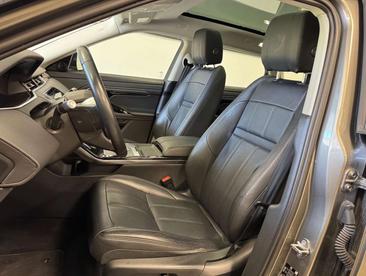 Land Rover Range Rover Evoque SE 2.0d MHEV — photo 9