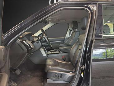 Land Rover Discovery TDV6 First Edition HSE — photo 8