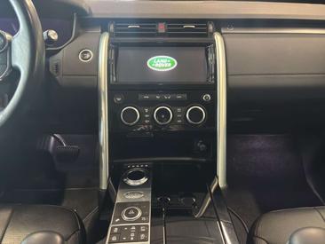 Land Rover Discovery TDV6 First Edition HSE — photo 12