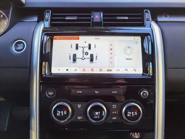 Land Rover Discovery HSE SD4 — photo 26