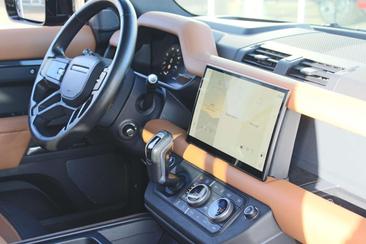 Land Rover Defender 110 P400e X — photo 15