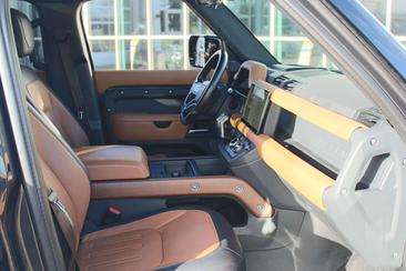 Land Rover Defender 110 P400e X — photo 19