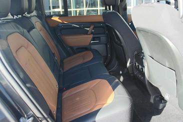 Land Rover Defender 110 P400e X — photo 21
