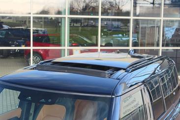 Land Rover Defender 110 P400e X — photo 22