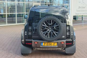 Land Rover Defender 110 P400e X — photo 23