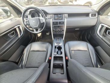 Land Rover Discovery Sport SE — photo 9