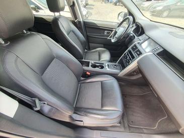 Land Rover Discovery Sport SE — photo 10