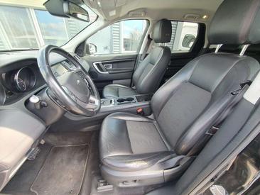 Land Rover Discovery Sport SE — photo 11