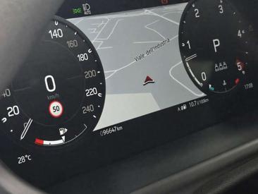 Land Rover Defender 90 D250 SE — photo 10