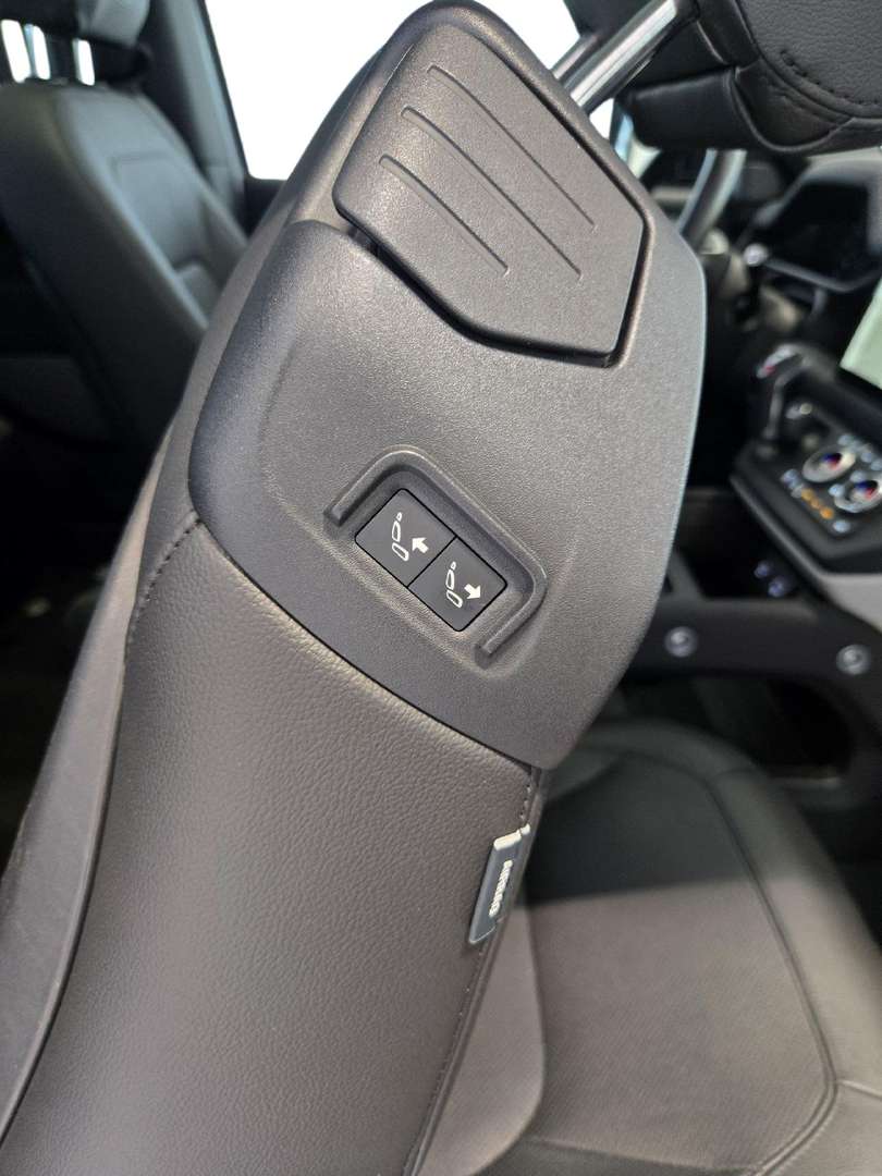 Land Rover Defender 90 D250 SE - 2023 - Joinsteer - #14