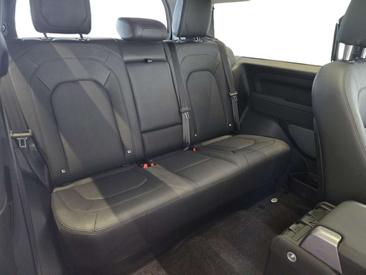 Land Rover Defender 90 D250 SE — photo 15