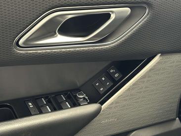 Land Rover Range Rover Velar R-Dynamic SE P250 — photo 15