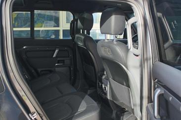 Land Rover Defender 110 P400e X-Dynamic S — photo 12