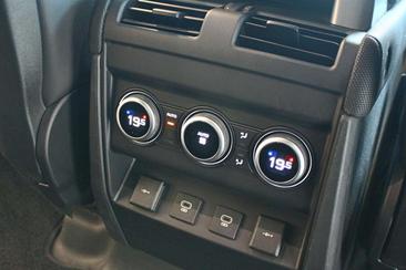 Land Rover Defender 110 P400e X-Dynamic S — photo 22