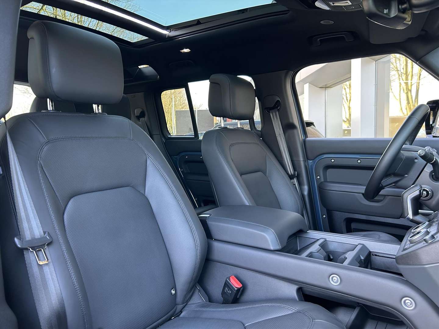 Land Rover Defender X-Dynamic P300e PHEV AWD - 2025 - Joinsteer - #4