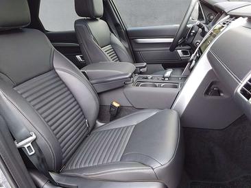 Land Rover Discovery D250 Dynamic SE — photo 10