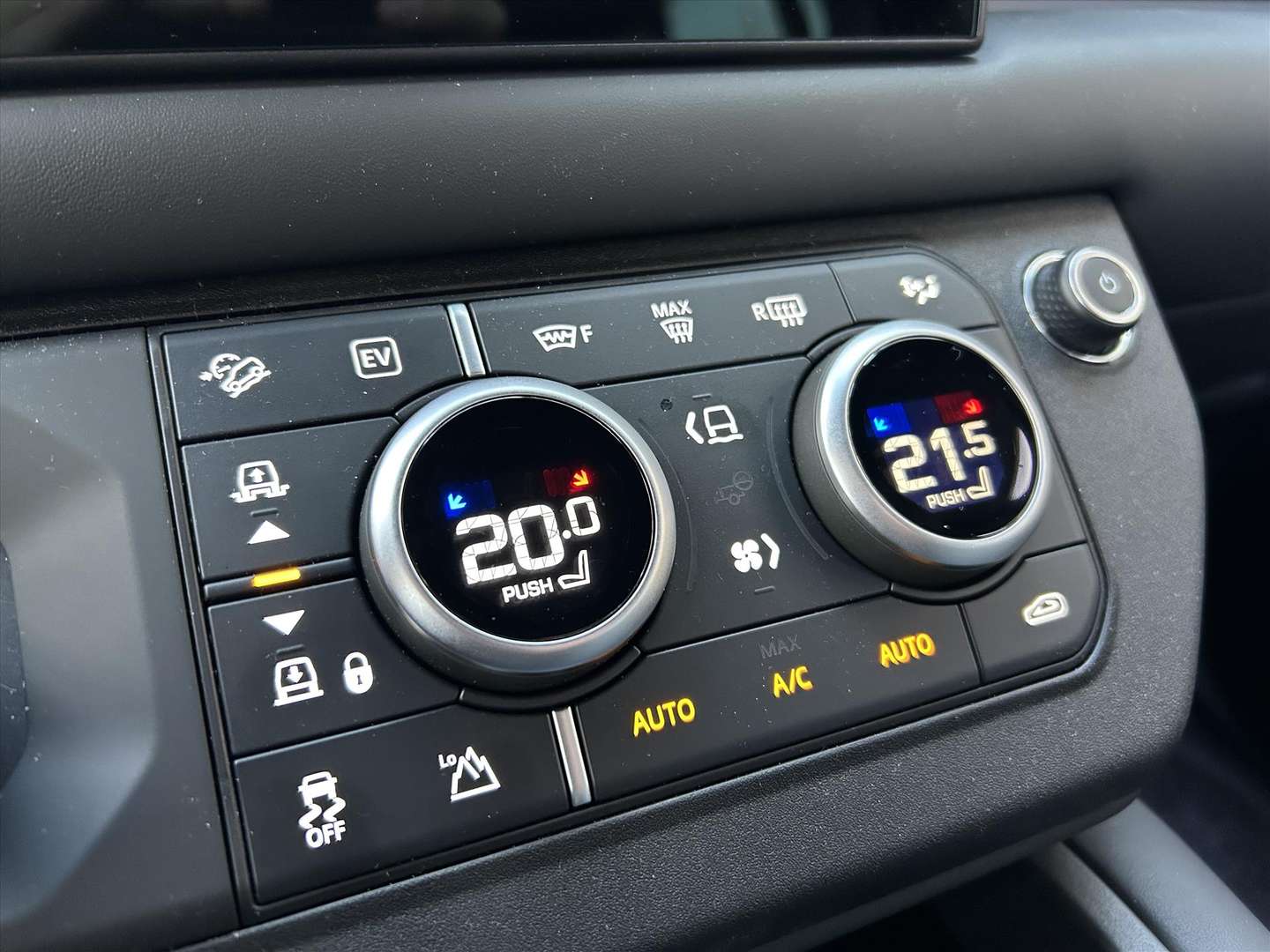 Land Rover Defender X-Dynamic P300e PHEV AWD - 2025 - Joinsteer - #25