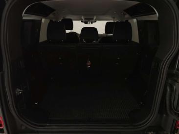 Land Rover Defender 110 D250 S — photo 10