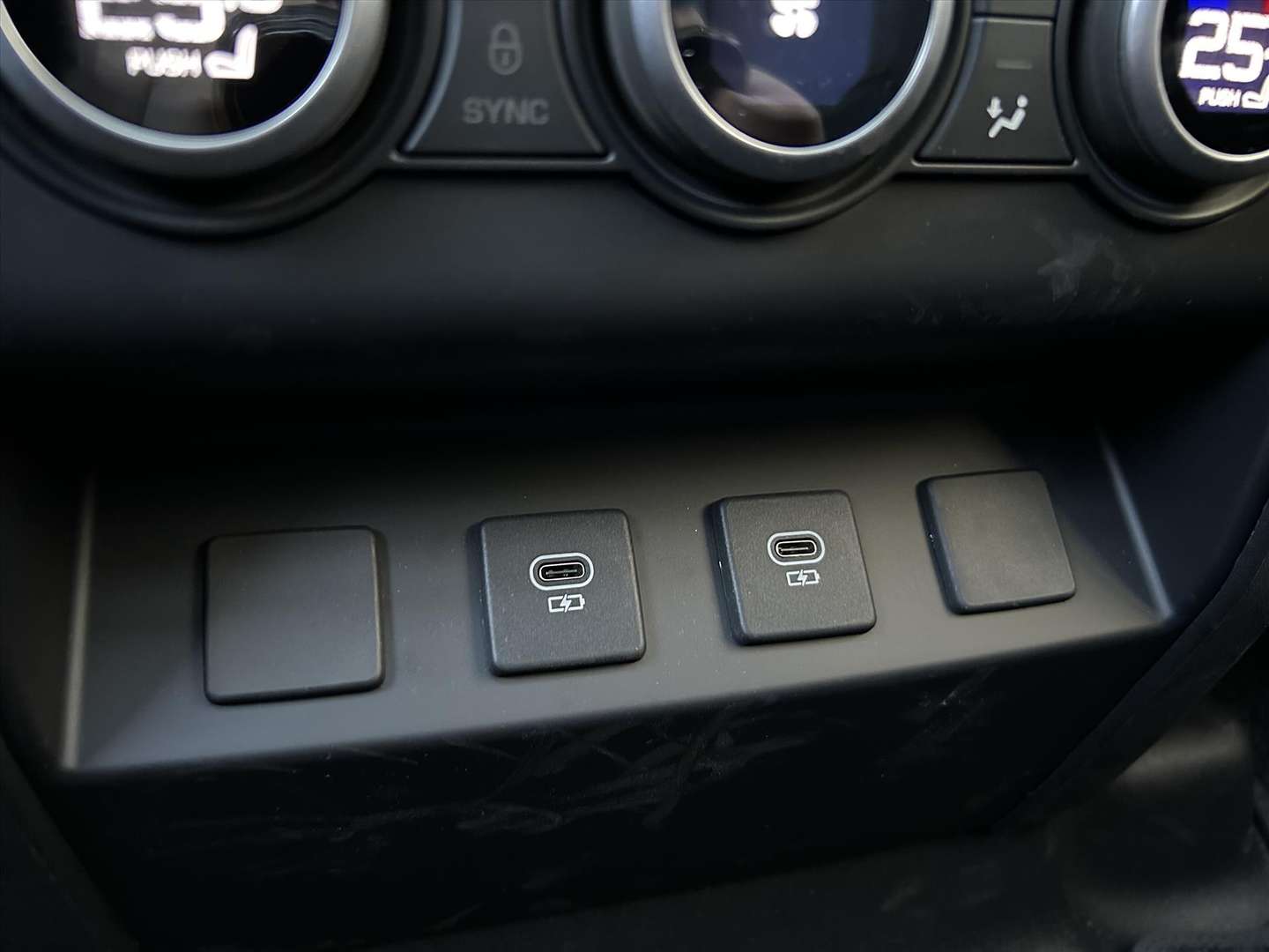 Land Rover Defender X-Dynamic P300e PHEV AWD - 2025 - Joinsteer - #43