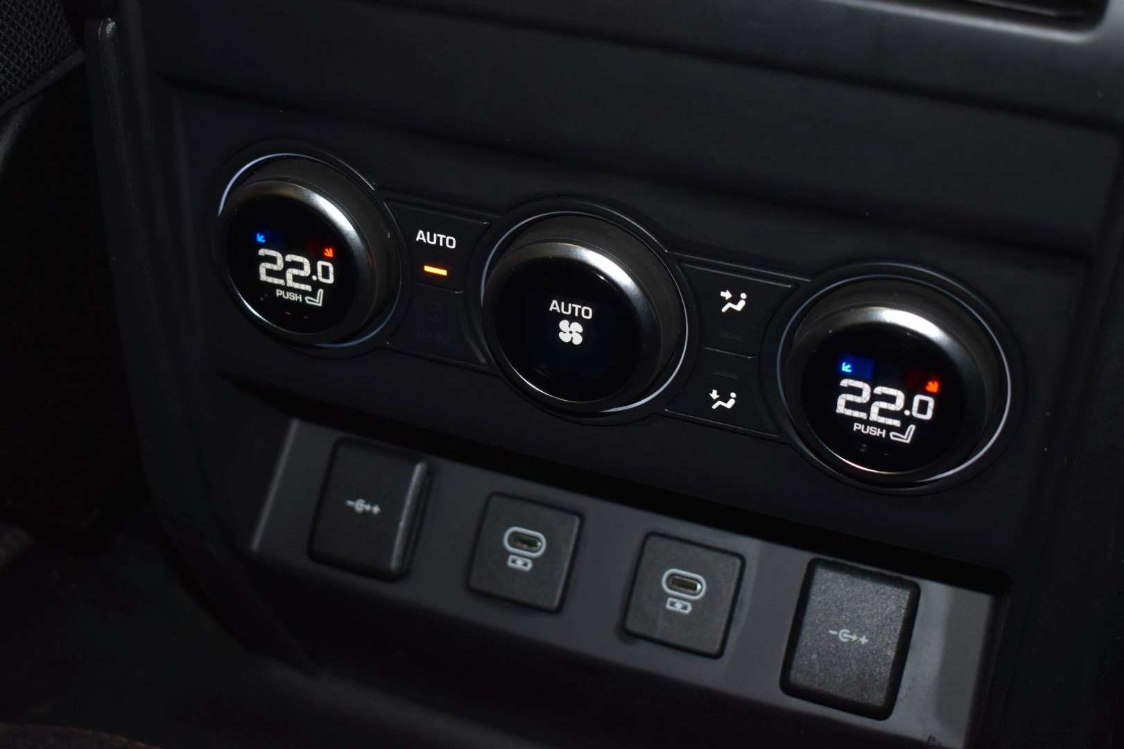 Land Rover Defender HSE - 2021 - Joinsteer - #34