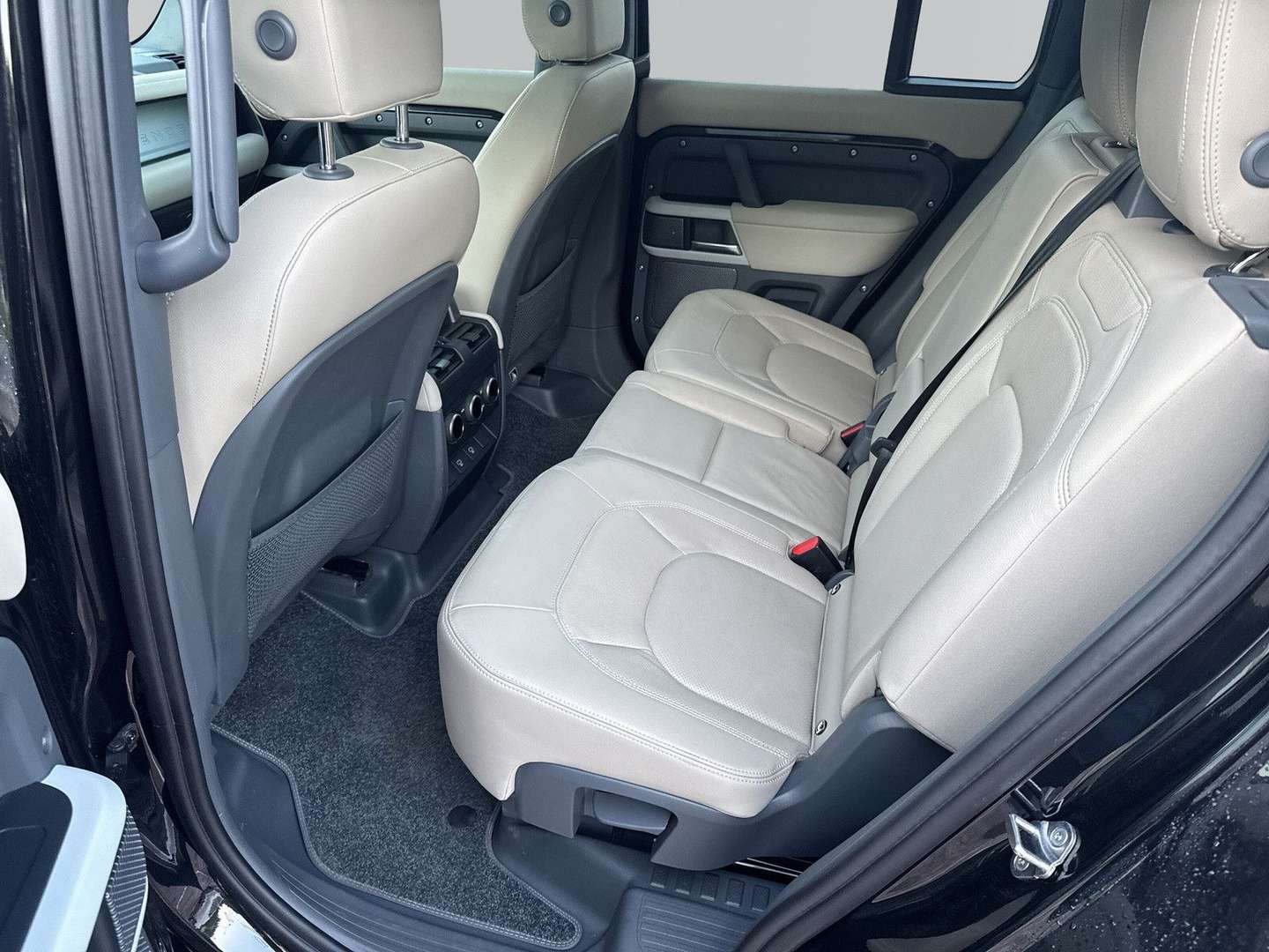 Land Rover Defender 110 SE P400 - 2024 - Joinsteer - #9