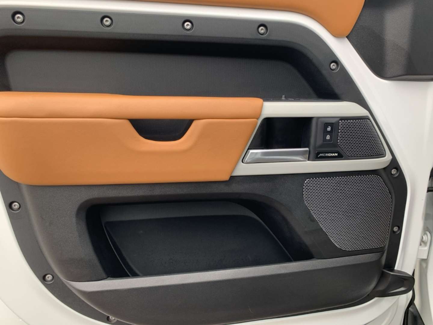 Land Rover Defender 110 X-Dynamic HSE D300 - 2023 - Joinsteer - #18