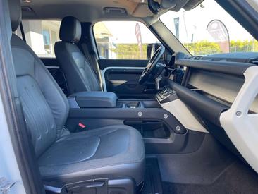 Land Rover Defender HSE 2.0d SD4 — photo 12