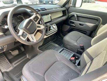 Land Rover Defender HSE 3.0d I6 Mhev AWD — photo 10