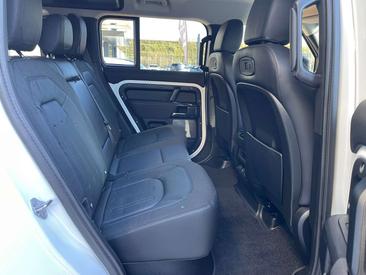 Land Rover Defender HSE 2.0d SD4 — photo 15