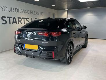BMW IX2 EDrive20 — photo 4