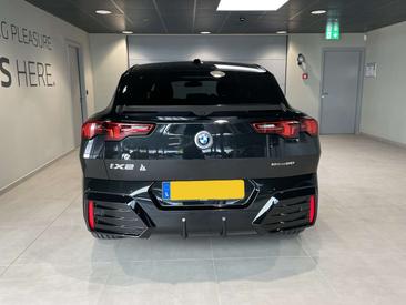 BMW IX2 EDrive20 — photo 5