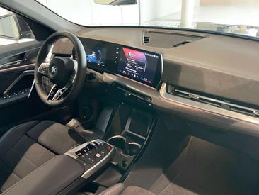 BMW IX2 EDrive20 — photo 6