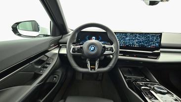 BMW Série 5 530e — photo 16