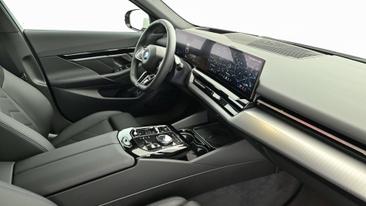 BMW Série 5 530e — photo 28
