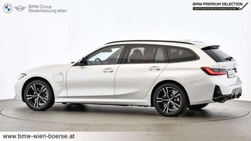 BMW Série 3 330e XDrive — photo 4