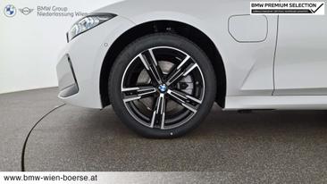 BMW Série 3 330e XDrive — photo 26