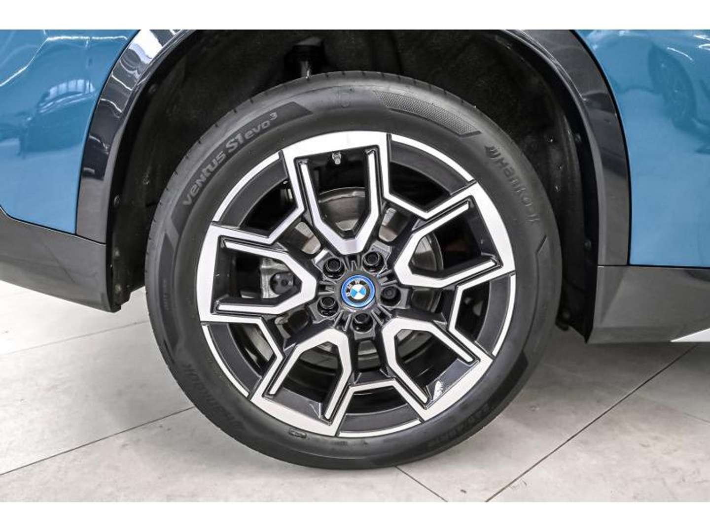 BMW IX1 EDrive20 - 2024 - Joinsteer - #4