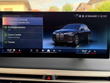 BMW IX Driving Professional XDrive40 — photo 20