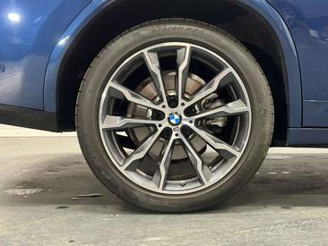 BMW X4 XDrive20i — photo 16