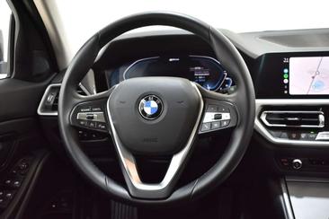BMW Série 3 330e XDrive — photo 27