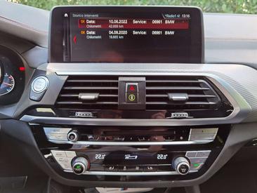 BMW X4 M40d — photo 25