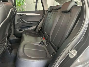 BMW X1 SDrive16d — photo 11