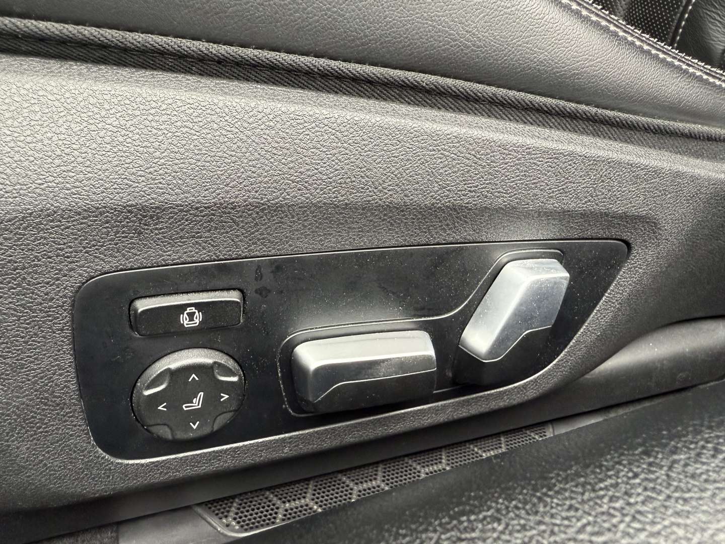 BMW Série 8 Coupé Noir M850i XDrive - 2022 - Joinsteer - #14