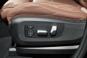 BMW X5 XDrive30d — photo 27