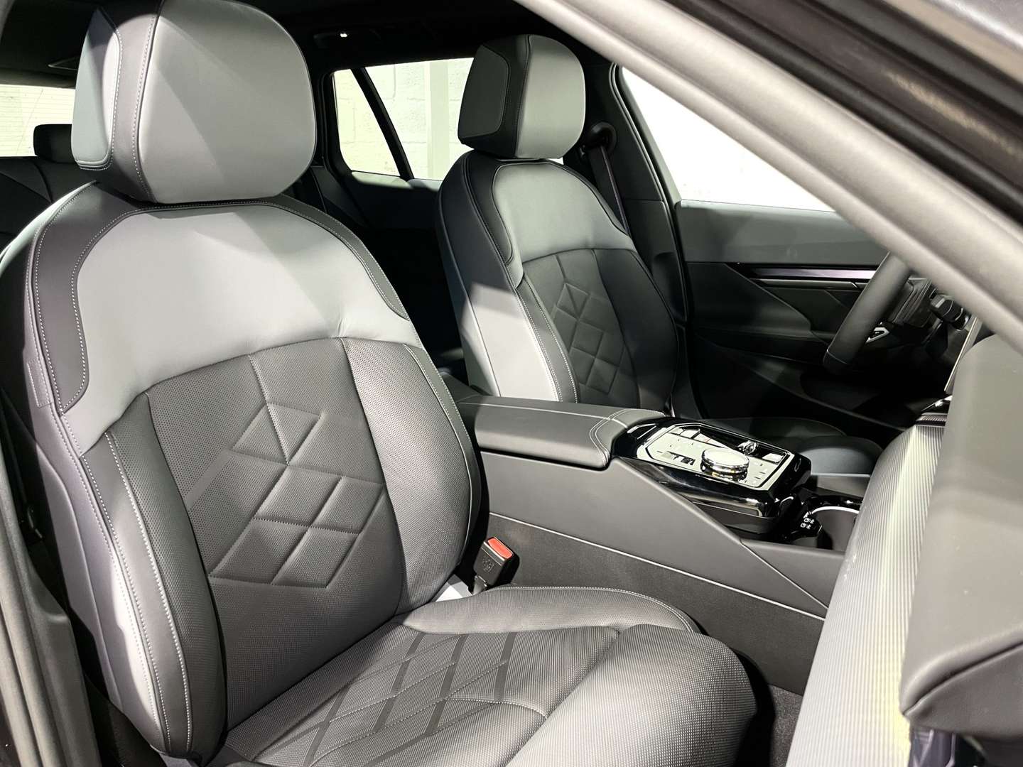 BMW Série 5 550e XDrive - 2025 - Joinsteer - #10