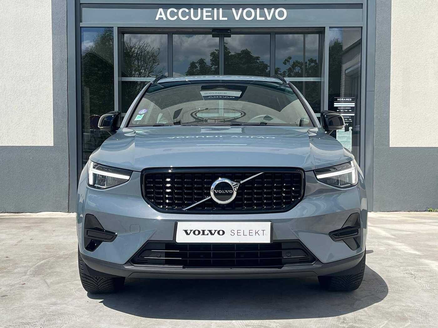 Volvo XC40 Plus B3 - 2023 - Joinsteer