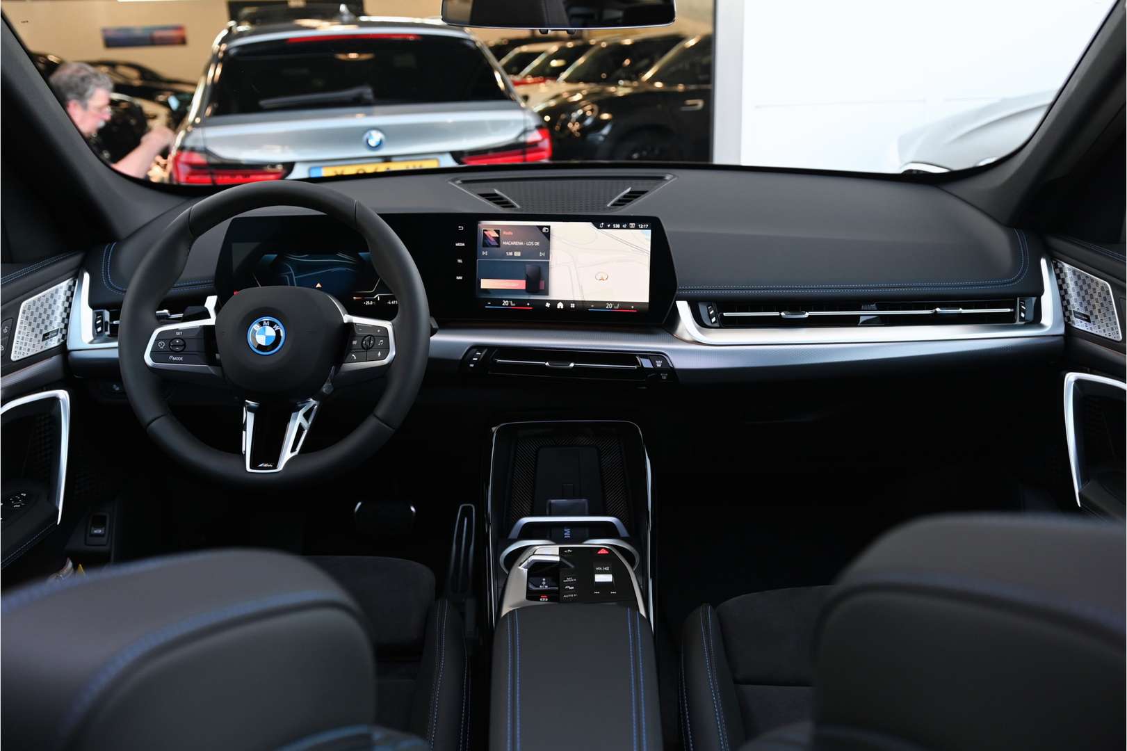 BMW IX1 M Sport EDrive20 - 2025 - Joinsteer - #3